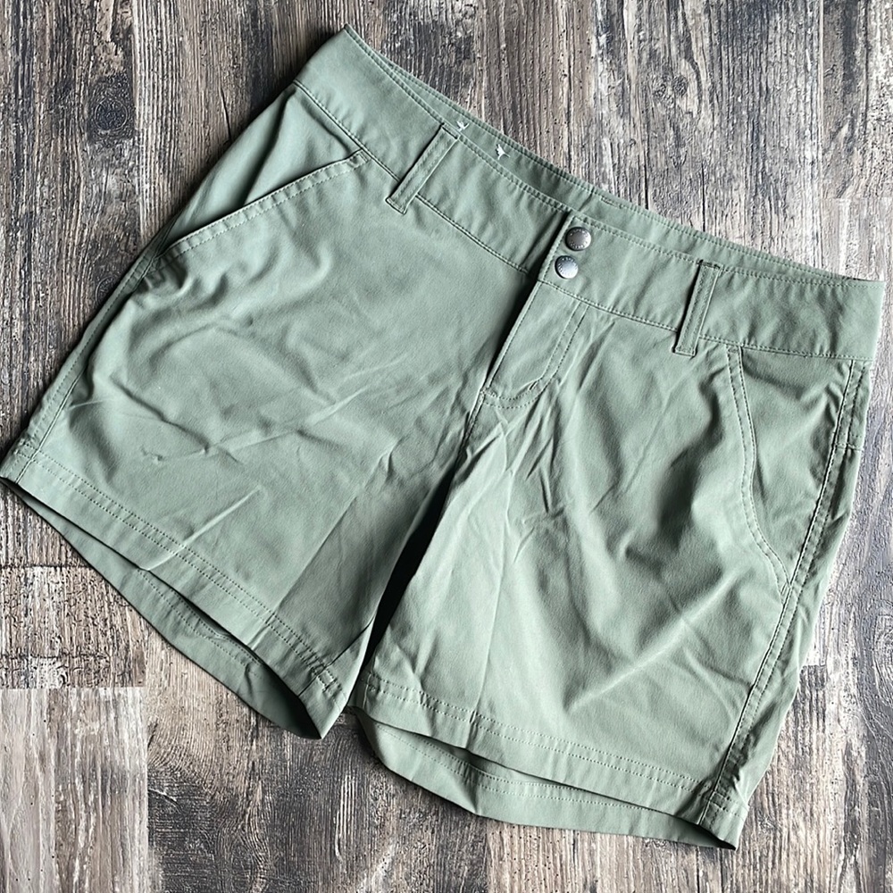 Columbia | Omni-Shade Arrowhead Green Trail Shorts